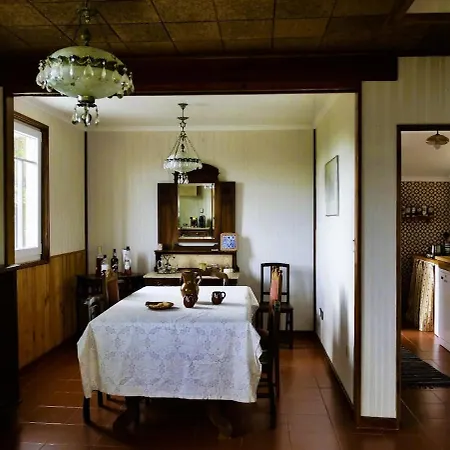 Casa Do Pinheiro Near Obidos With Garden Prázdninový dům Carvalhal (Leiria)
